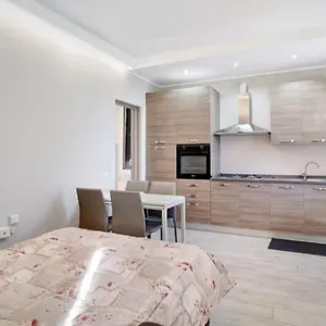 Casa Tiziano Parking Gratis 15 Minuti A Piedi Апартаменты